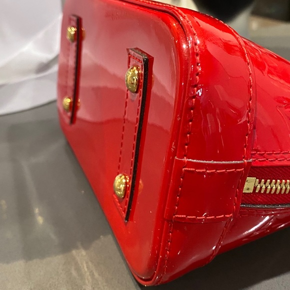 Louis Vuitton Alma BB Vernis Leather+CHARM chain - Picture 6 of 9